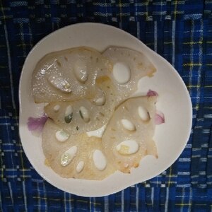 塩だけでもおいしい☆シンプルなれんこん塩炒め